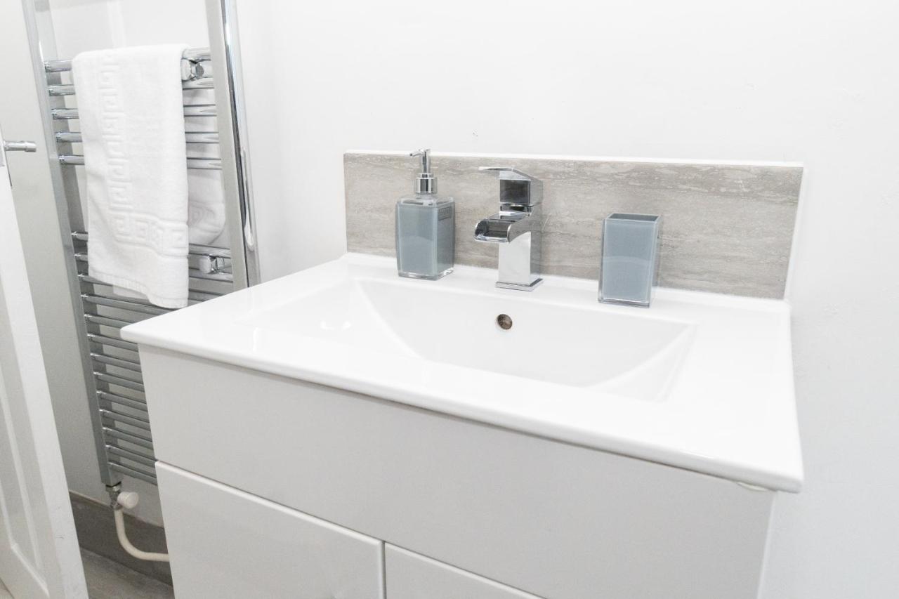Business Friendly 3Br Home - King Size Beds & Centrally Located Swansea Zewnętrze zdjęcie